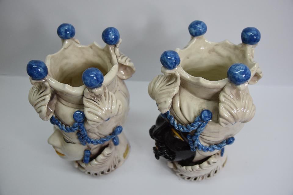 Teste di moro con corona decorata Produzione artigianale di Caltagirone h.35cm