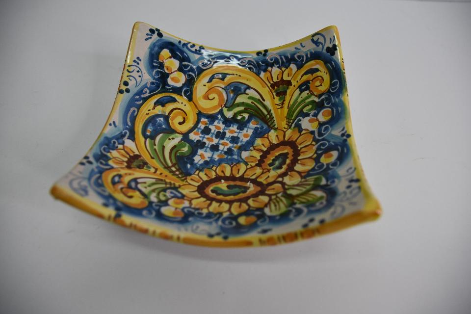 Svuotatasche in ceramica  Produzione artigianale di Caltagirone  21 x 21