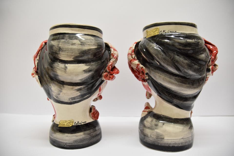 Coppia teste di moro con turbante Produzione artigianale di Caltagirone h. 28 cm