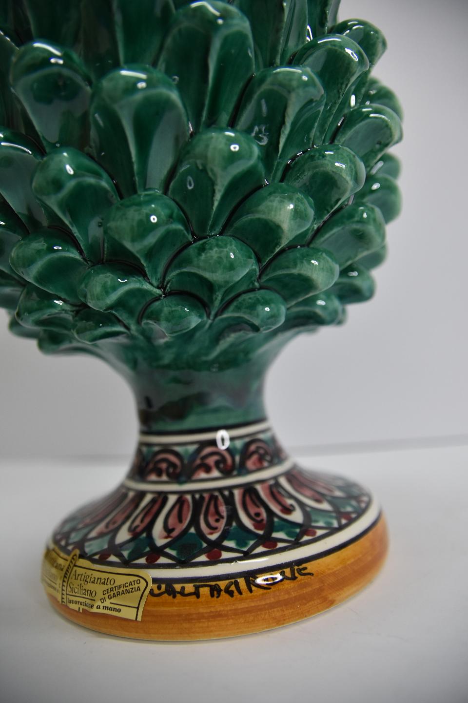 Pigna siciliana in ceramica verde ramino con piede decorato Produzione artigianale di Caltagirone h.30 cm