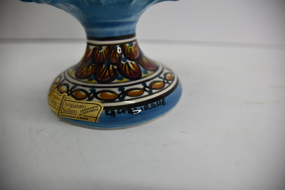 Pigna siciliana in ceramica celeste h.25 cm Produzione artigianale di Caltagirone  con piede decorato