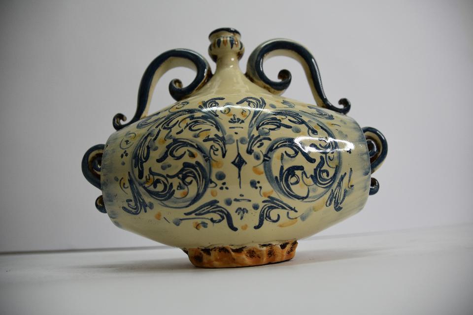 Scaldamani in ceramica Produzione artigianale di Caltagirone  h.23