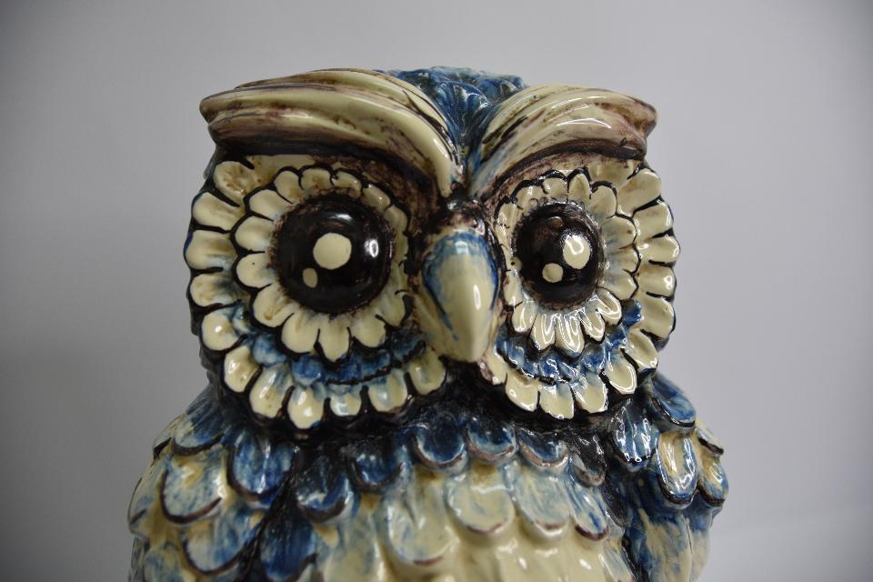 Civetta in ceramica  Produzione artigianale di Caltagirone  h.20 cm