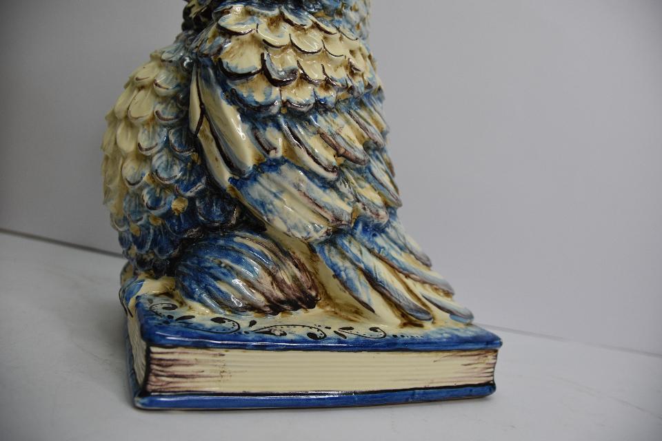 Civetta in ceramica  Produzione artigianale di Caltagirone  h.20 cm
