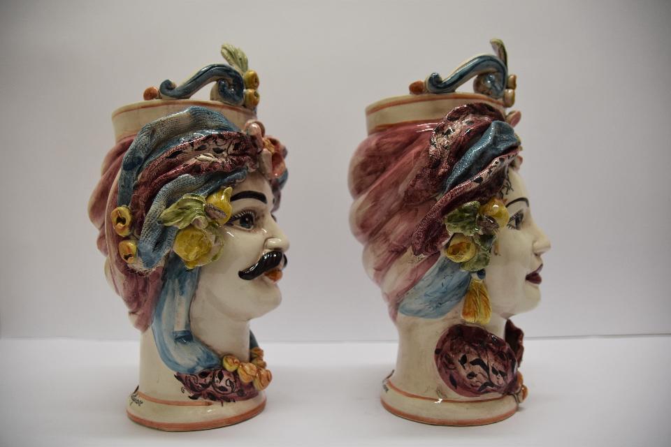 Coppia Teste di moro con turbante e limoni decoro blu e bordeaux Produzione artigianale di Caltagirone h.30cm