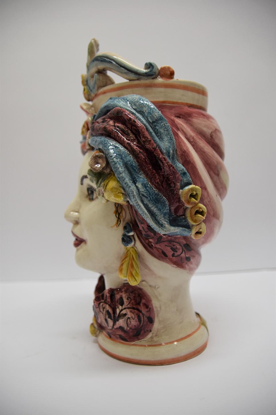 Coppia Teste di moro con turbante e limoni decoro blu e bordeaux Produzione artigianale di Caltagirone h.30cm