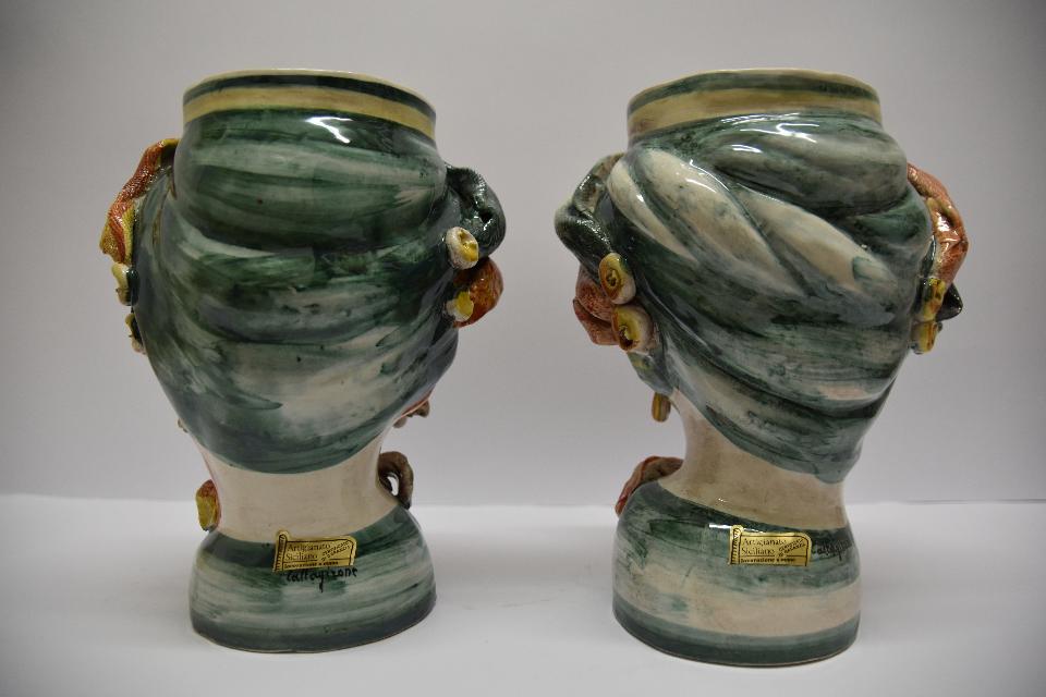 Coppia Teste di moro decoro con turbante Produzione artigianale di Caltagirone  h.28