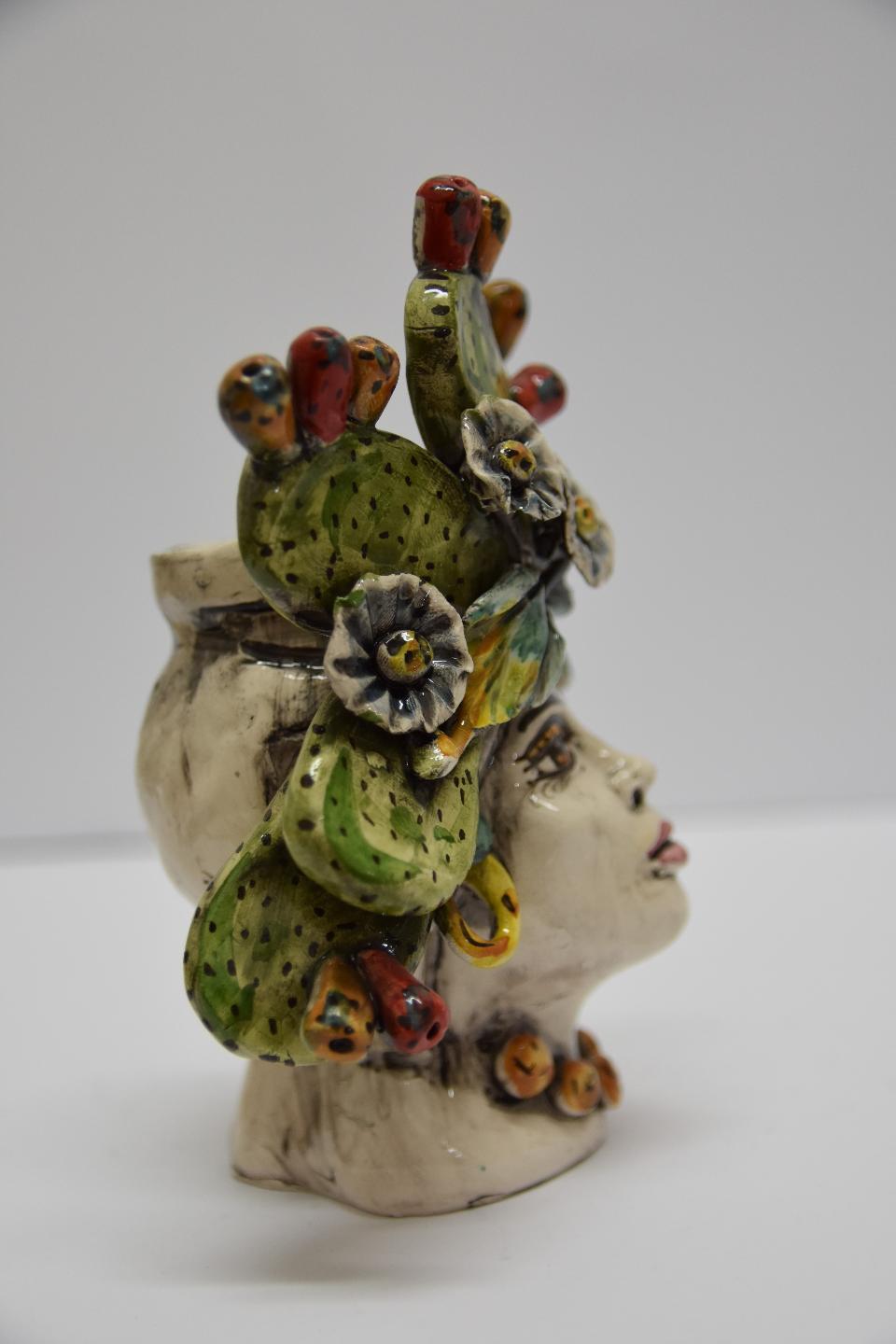 Coppia Teste di moro decoro frutta Produzione artigianale di Caltagirone  h.20