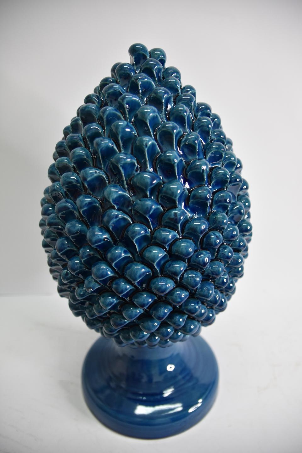 Pigna siciliana in ceramica blu antico h.40 Produzione artigianale di Caltagirone tinta unica