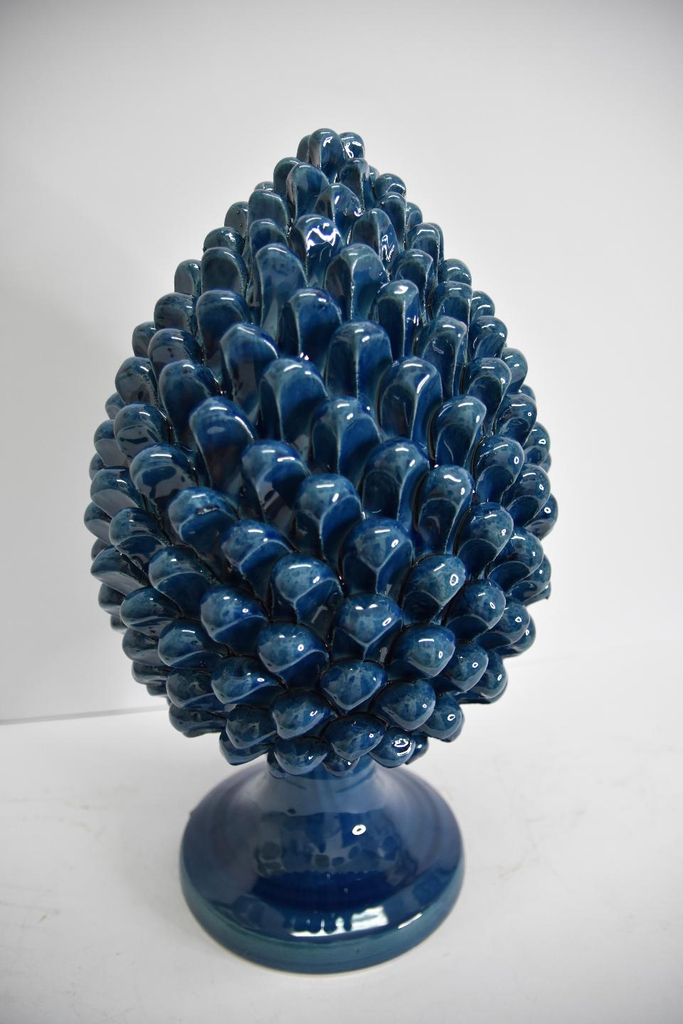 Pigna siciliana in ceramica blu antico h.45 Produzione artigianale di Caltagirone  tinta unica