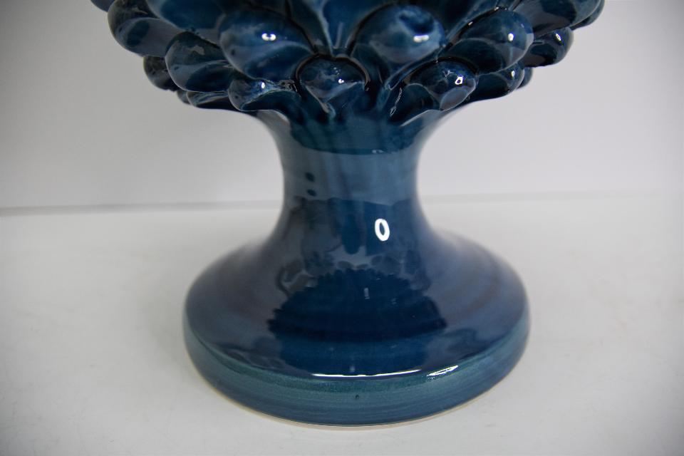 Pigna siciliana in ceramica blu antico h.45 Produzione artigianale di Caltagirone  tinta unica