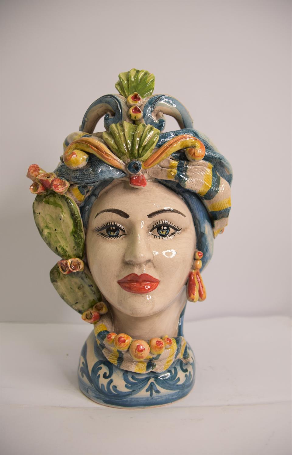 Coppia teste di moro fichi d'india e turbante Produzione artigianale di Caltagirone  h.31 cm