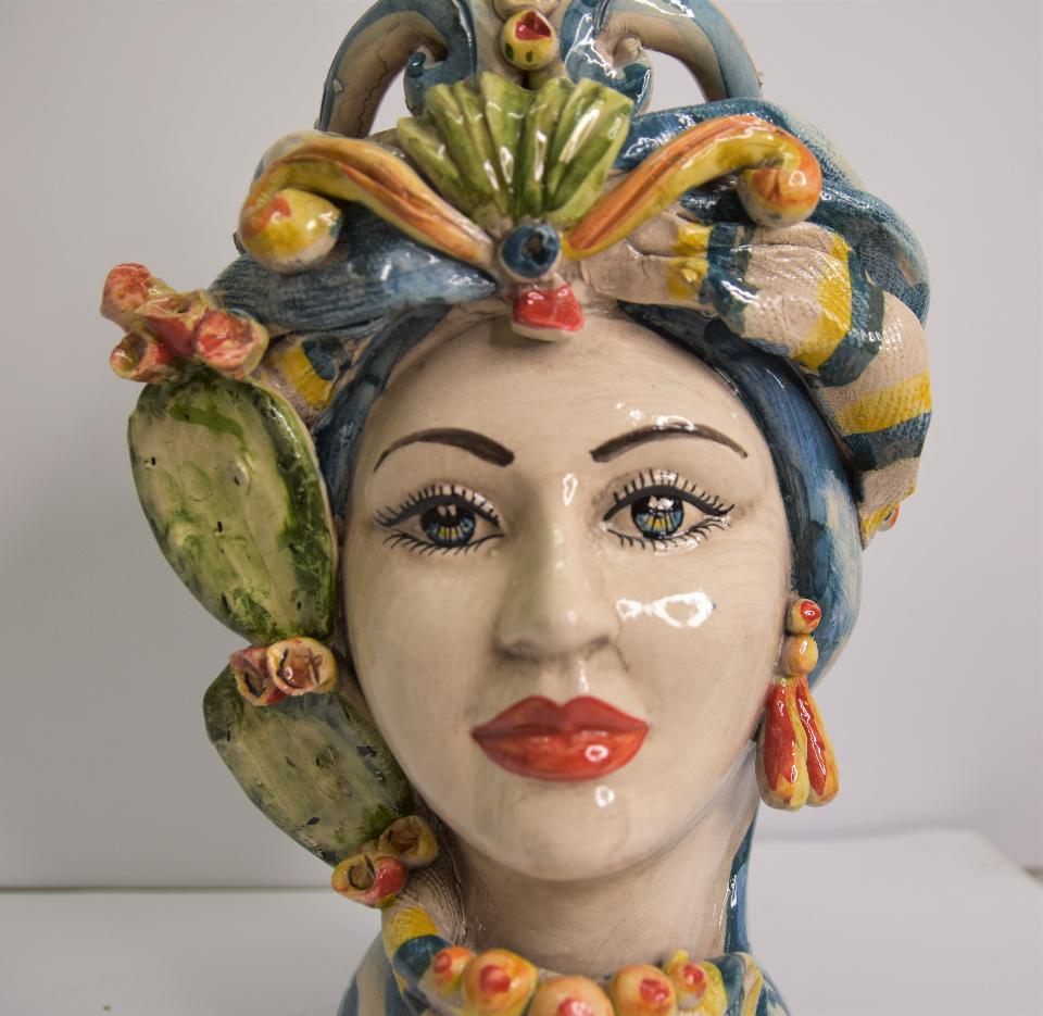 Coppia teste di moro fichi d'india e turbante Produzione artigianale di Caltagirone  h.31 cm