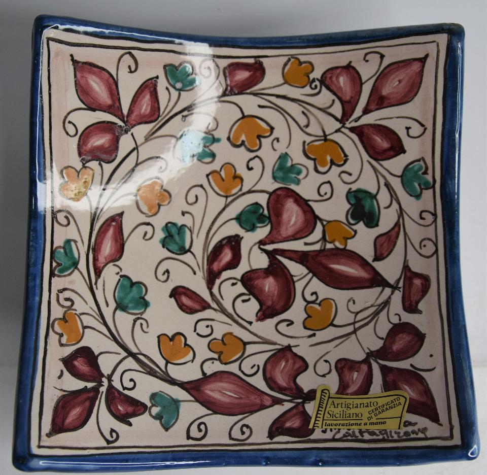Svuota tasche/Porta caramelle in ceramica  Produzione artigianale di Caltagirone  21 x 21