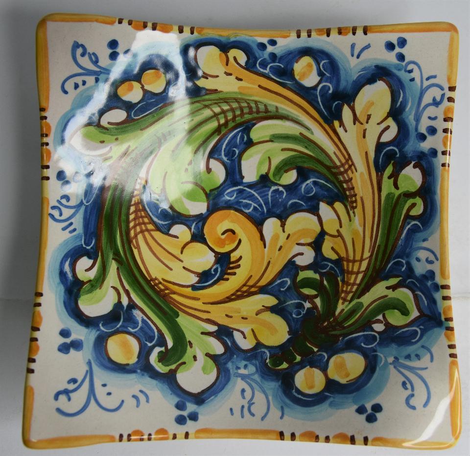 Svuota tasche/Porta caramelle in ceramica Produzione artigianale di Caltagirone 21 x 21