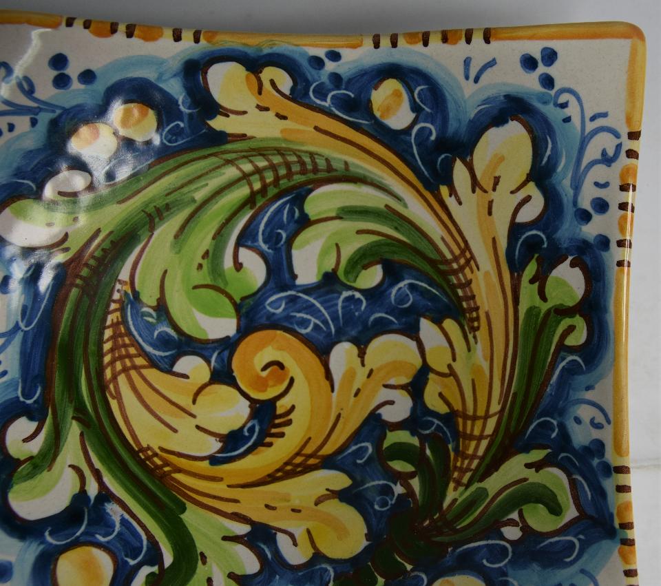 Svuota tasche/Porta caramelle in ceramica Produzione artigianale di Caltagirone 21 x 21