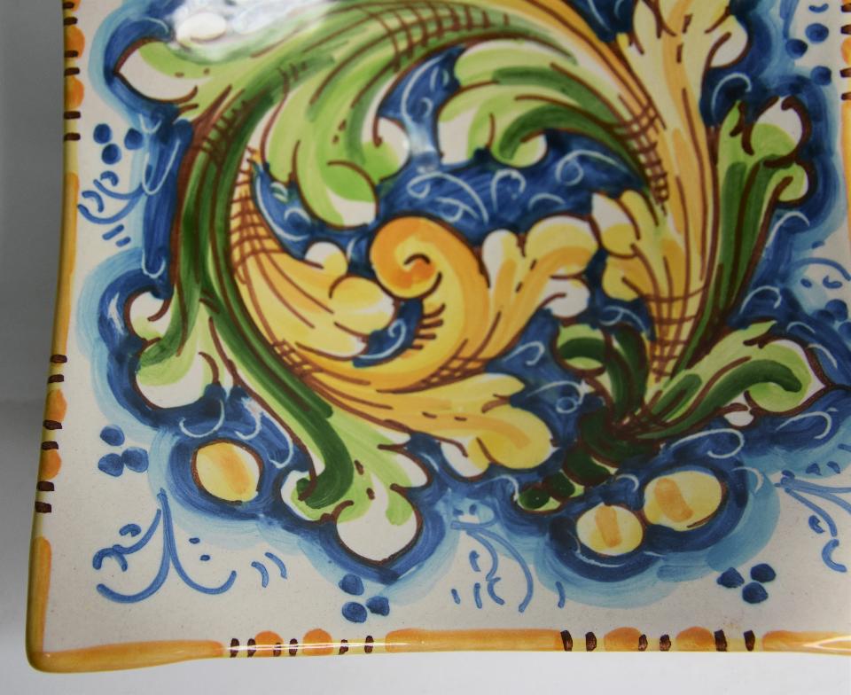 Svuota tasche/Porta caramelle in ceramica Produzione artigianale di Caltagirone 21 x 21