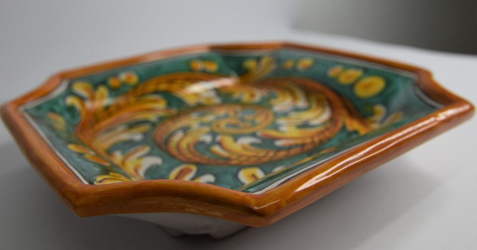 Svuota tasche/Porta caramelle in ceramica Produzione artigianale di Caltagirone 22 x 22