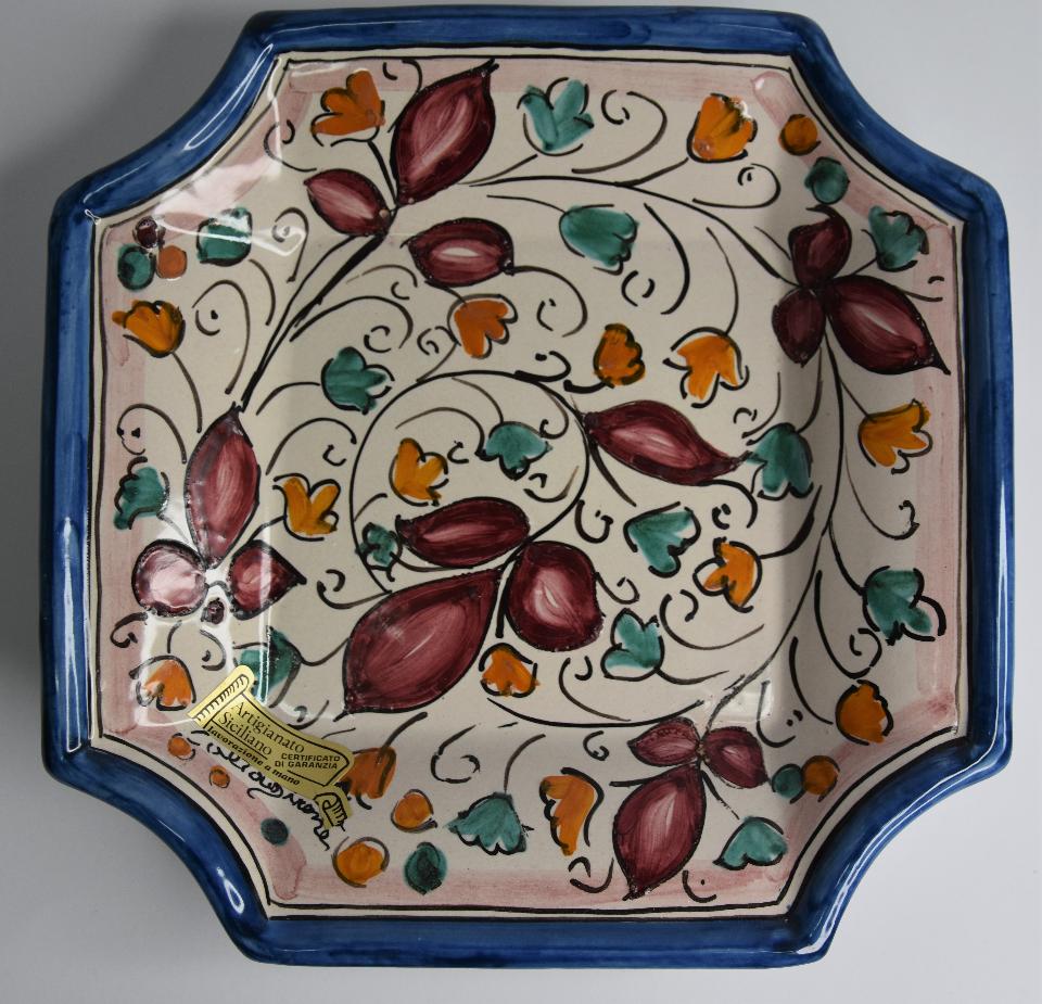 Svuota tasche/Porta caramelle in ceramica  Produzione artigianale di Caltagirone  22 x 22