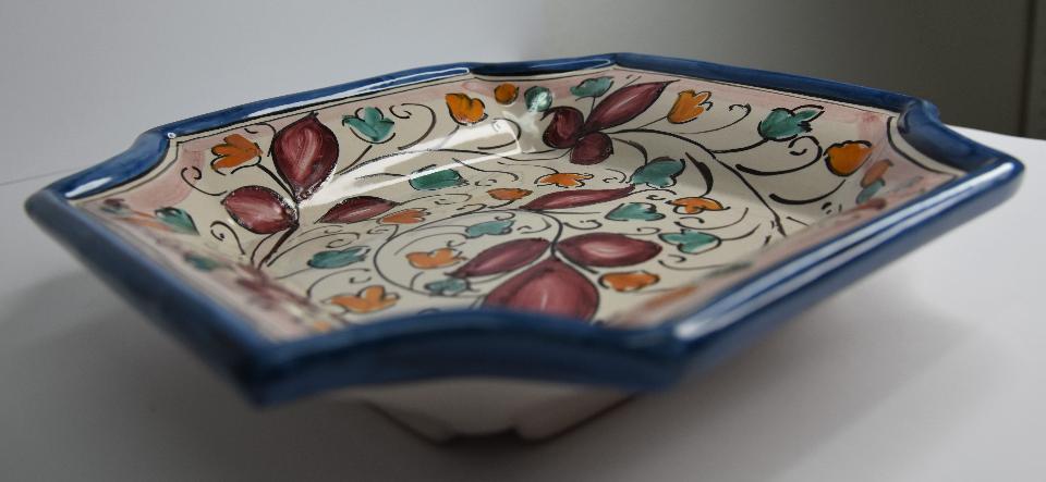 Svuota tasche/Porta caramelle in ceramica  Produzione artigianale di Caltagirone  22 x 22