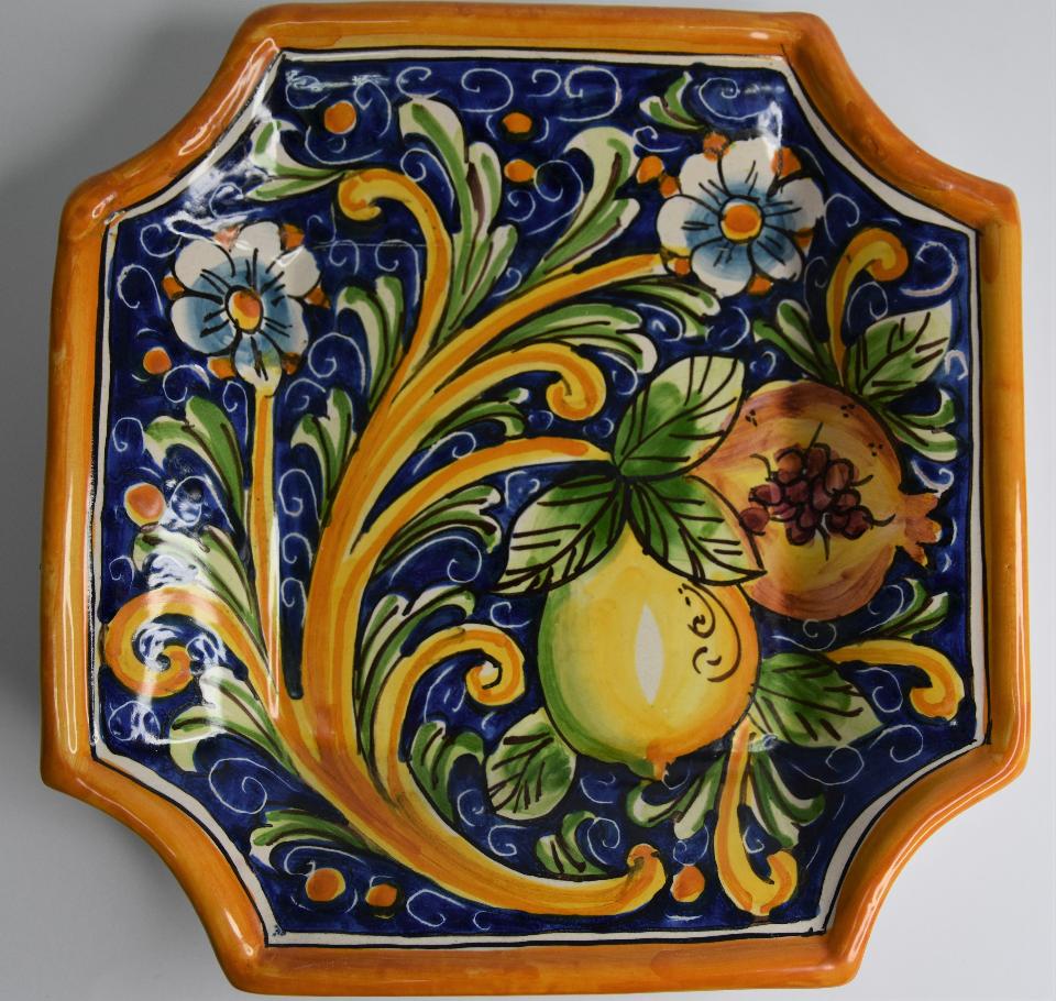 Svuota tasche/Porta caramelle in ceramica  Produzione artigianale di Caltagirone  22 x 22