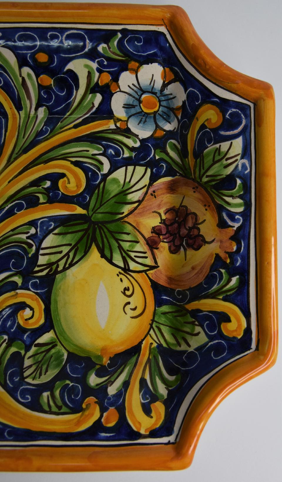 Svuota tasche/Porta caramelle in ceramica  Produzione artigianale di Caltagirone  22 x 22