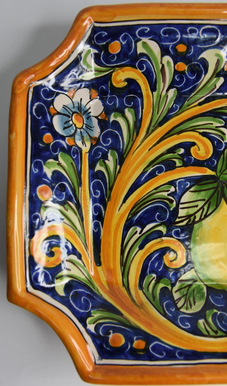 Svuota tasche/Porta caramelle in ceramica  Produzione artigianale di Caltagirone  22 x 22