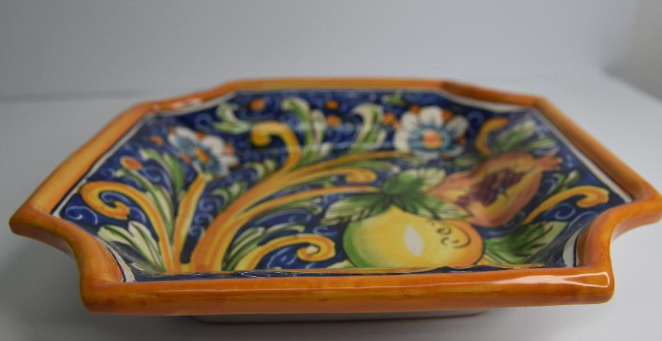Svuota tasche/Porta caramelle in ceramica  Produzione artigianale di Caltagirone  22 x 22