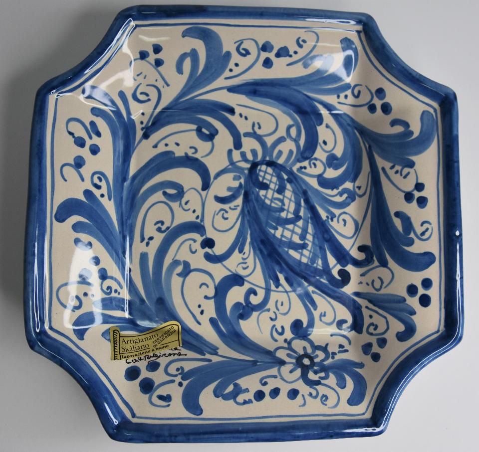 Svuota tasche/Porta caramelle in ceramica  Produzione artigianale di Caltagirone  22 x 22