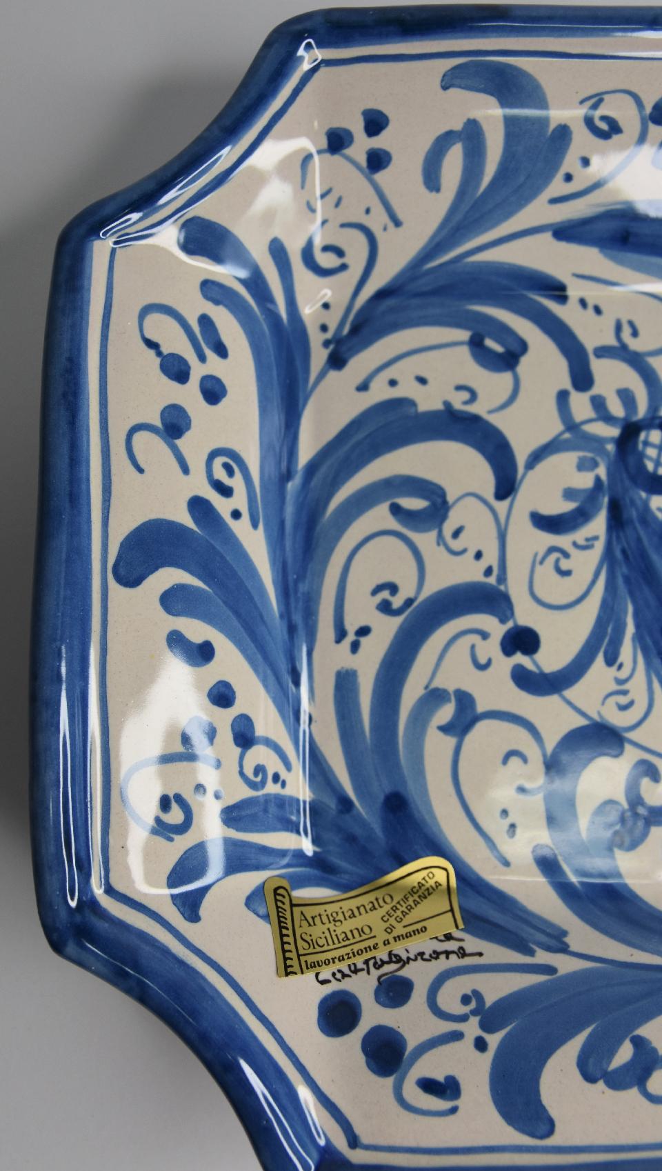 Svuota tasche/Porta caramelle in ceramica  Produzione artigianale di Caltagirone  22 x 22