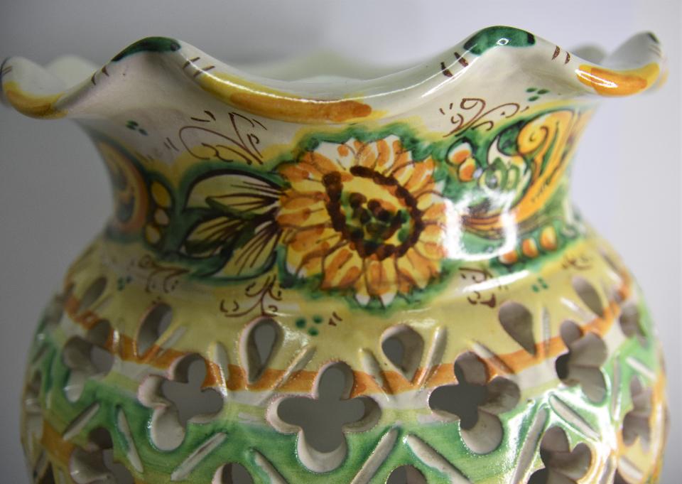 Porta ombrelli traforato smerlato decoro girasoli giallo e verde Produzione artigianale di Caltagirone h.50cm