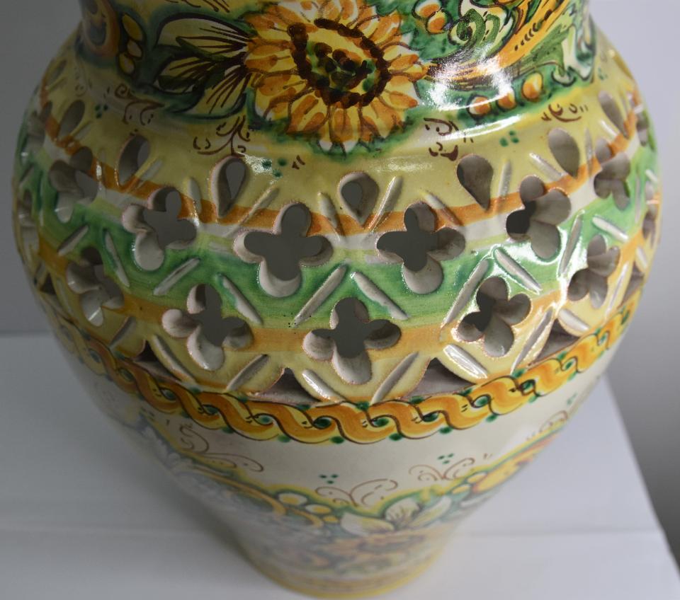 Porta ombrelli traforato smerlato decoro girasoli giallo e verde Produzione artigianale di Caltagirone h.50cm
