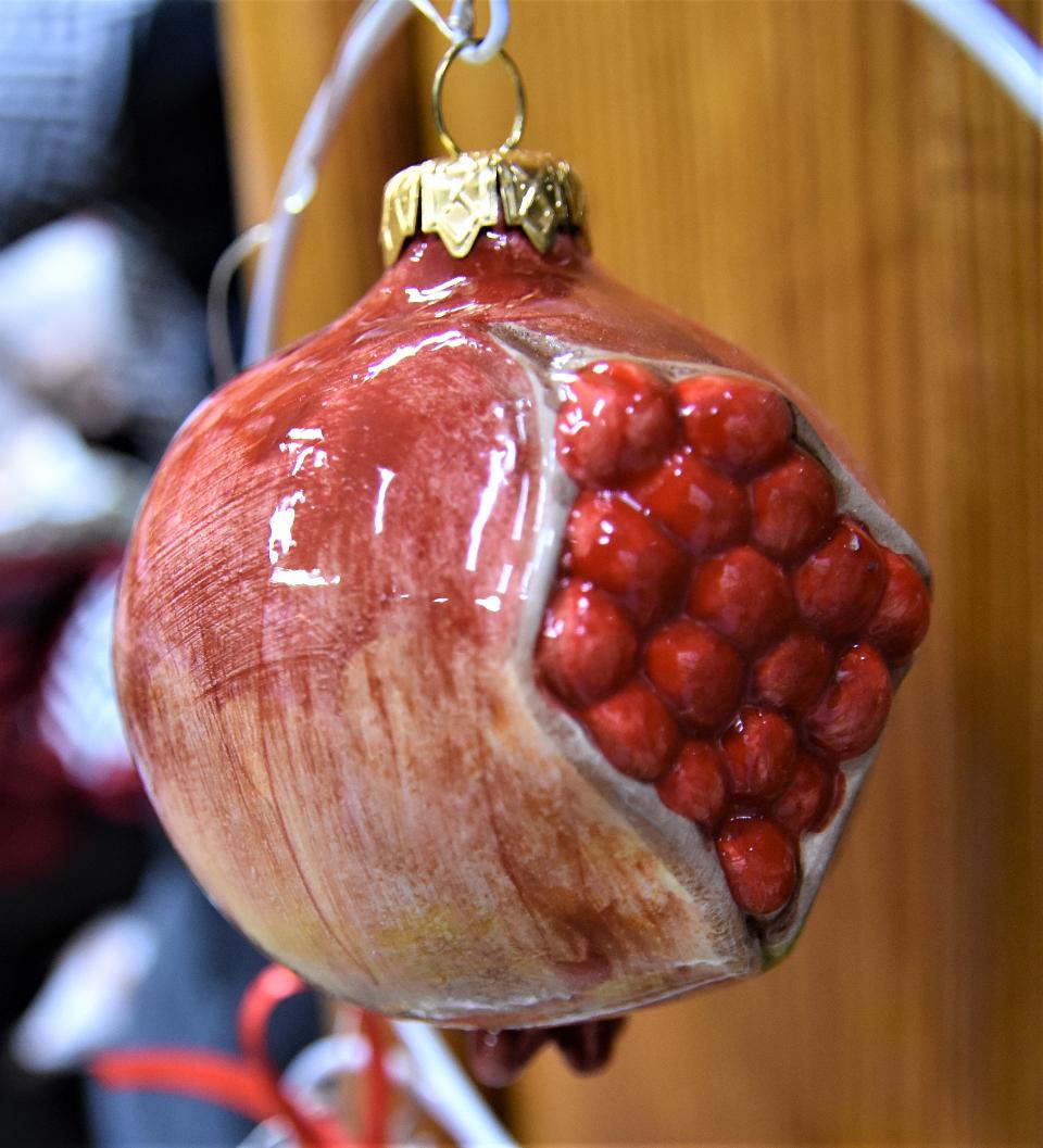 Palline di Natale Produzione artigianale di Caltagirone frutta