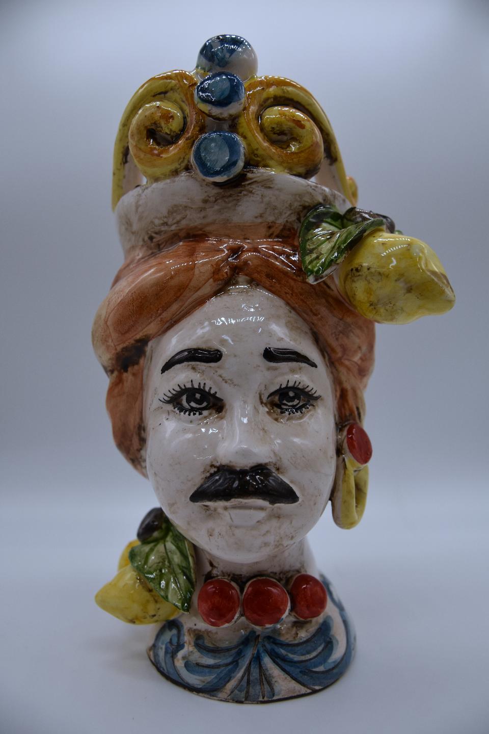 Coppia teste di moro con frutta Produzione artigianale di Caltagirone h.15 cm