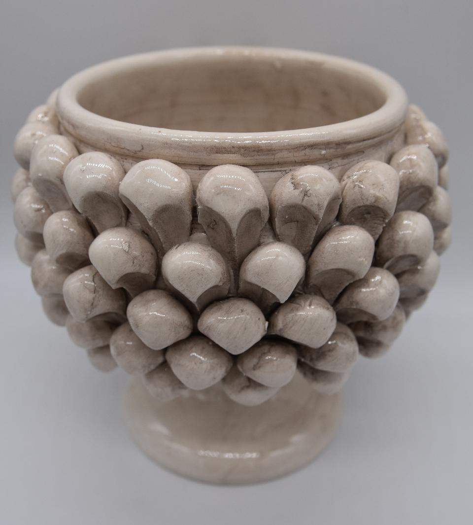 Mezza pigna h.15 cm bianco antico vaso porta pianta Produzione artigianale di Caltagirone con alzata