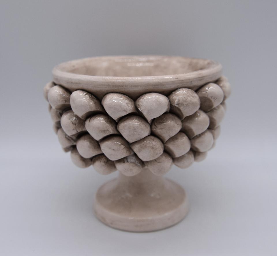 Mezza pigna h.10 cm bianco antico vaso porta pianta Produzione artigianale di Caltagirone con alzata