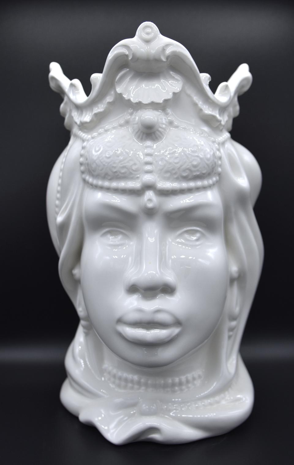 Coppia Teste di moro Emiro moderne bianche monocolore Produzione artigianale di Caltagirone h.25 cm