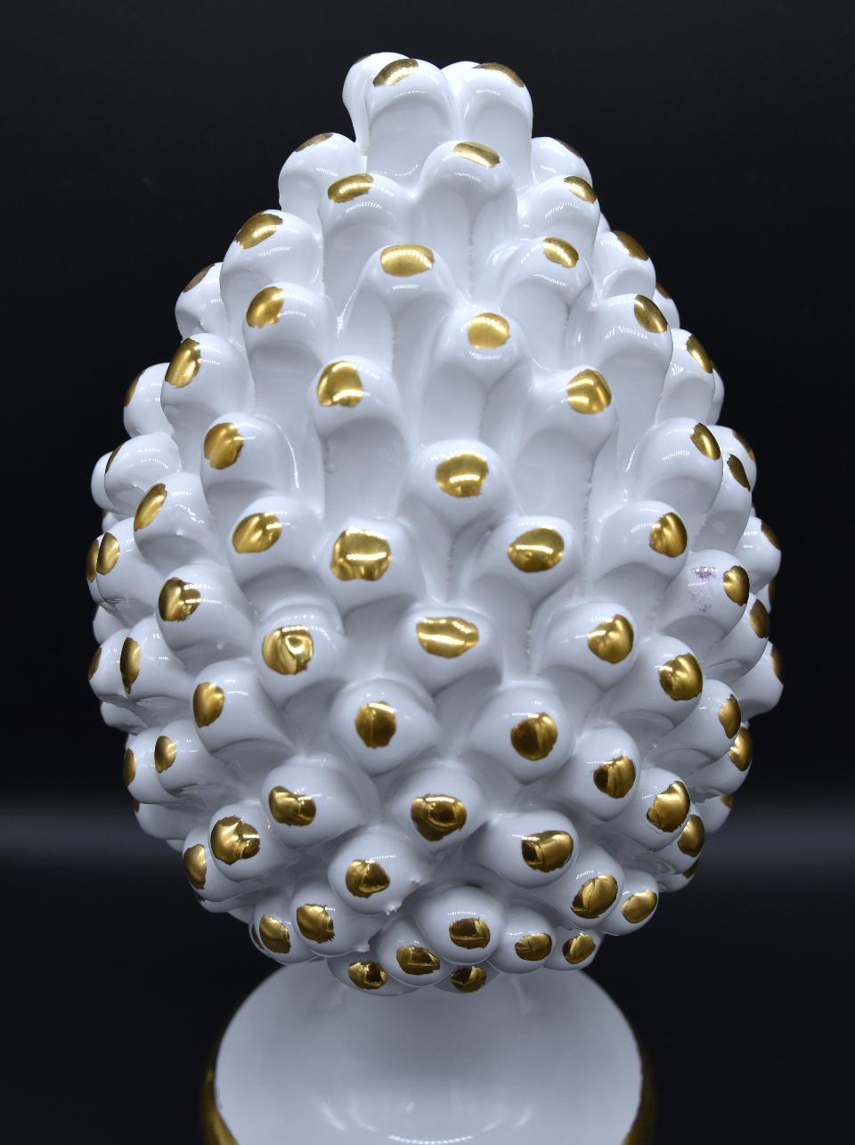 Pigna bianca decoro in oro zecchino Produzione artigianale di Caltagirone h.25 cm