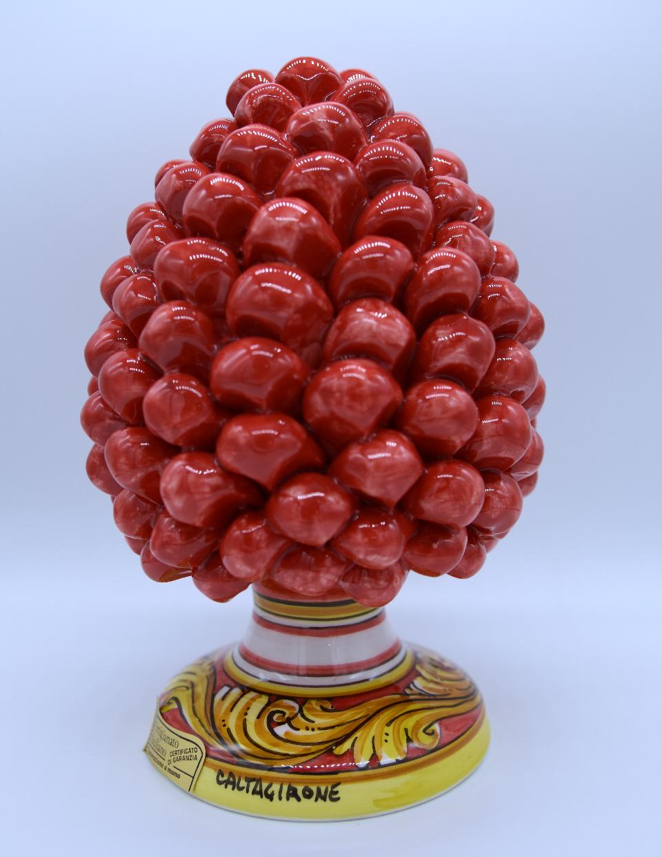Pigna siciliana in ceramica colore rosso h.20 cm Produzione artigianale di Caltagirone con base decorata
