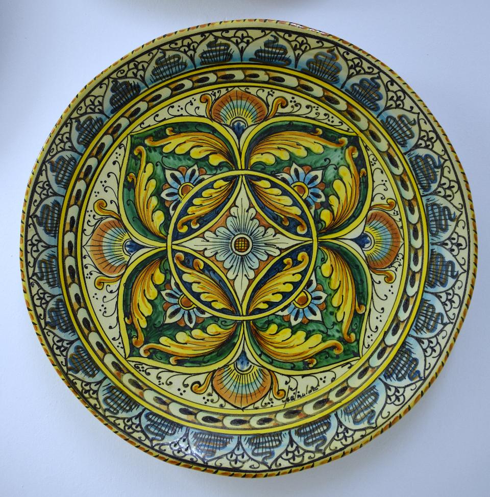 Piatto in ceramica da parete decoro barocco Produzione artigianale di Caltagirone  Diametro 55cm