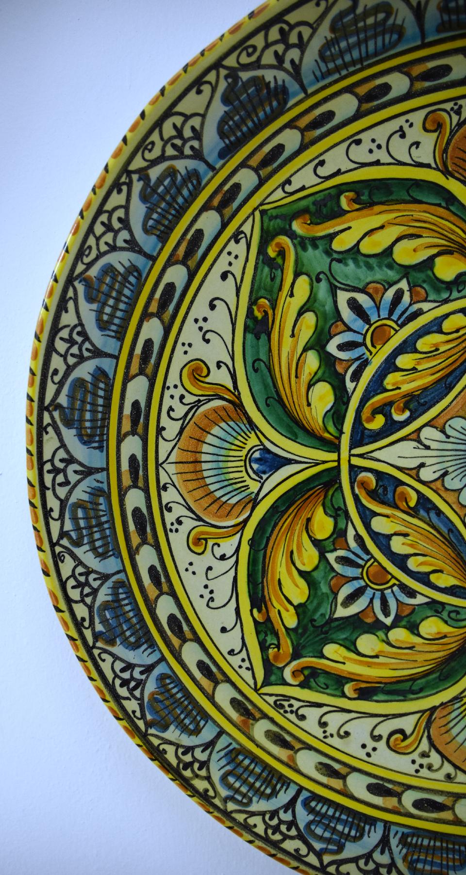 Piatto in ceramica da parete decoro barocco Produzione artigianale di Caltagirone  Diametro 55cm