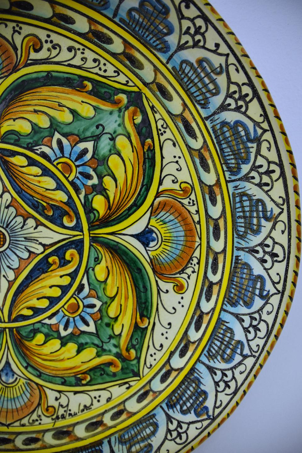Piatto in ceramica da parete decoro barocco Produzione artigianale di Caltagirone  Diametro 55cm