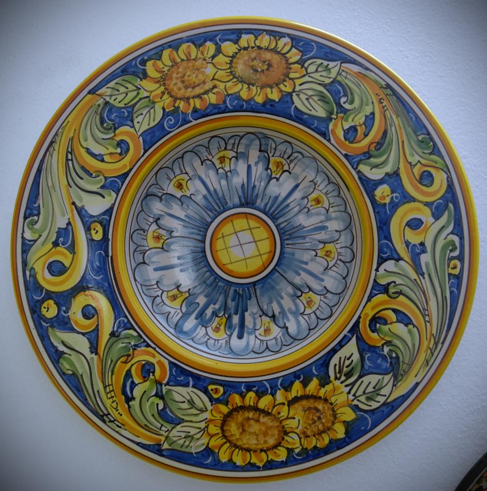 Piatto ornamentale da parete in ceramica diametro 30cm Produzione artigianale di Caltagirone  fangotto