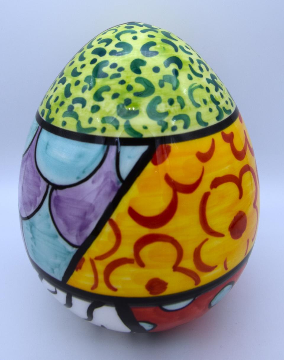 Uovo in ceramica Produzione artigianale di Caltagirone  h.15 cm
