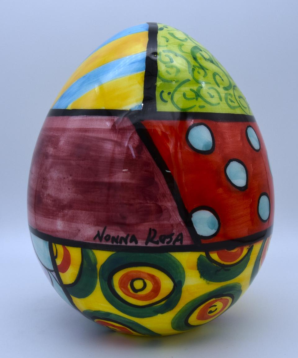 Uovo in ceramica Produzione artigianale di Caltagirone  h.15 cm
