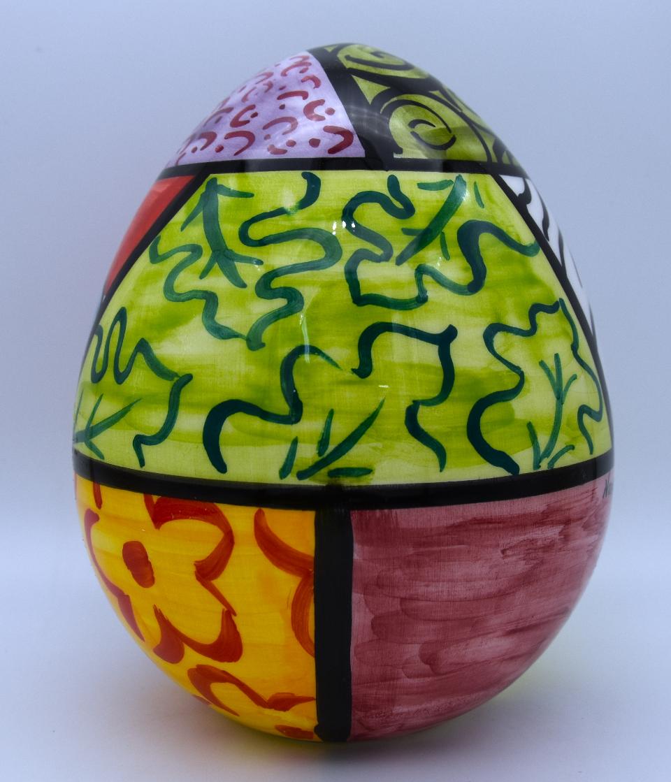 Uovo in ceramica Produzione artigianale di Caltagirone  h.15 cm