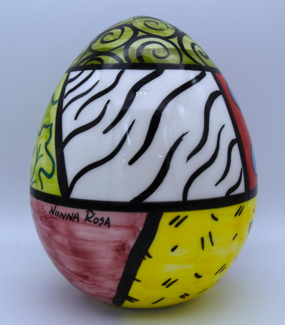 Uovo in ceramica Produzione artigianale di Caltagirone  h.15 cm
