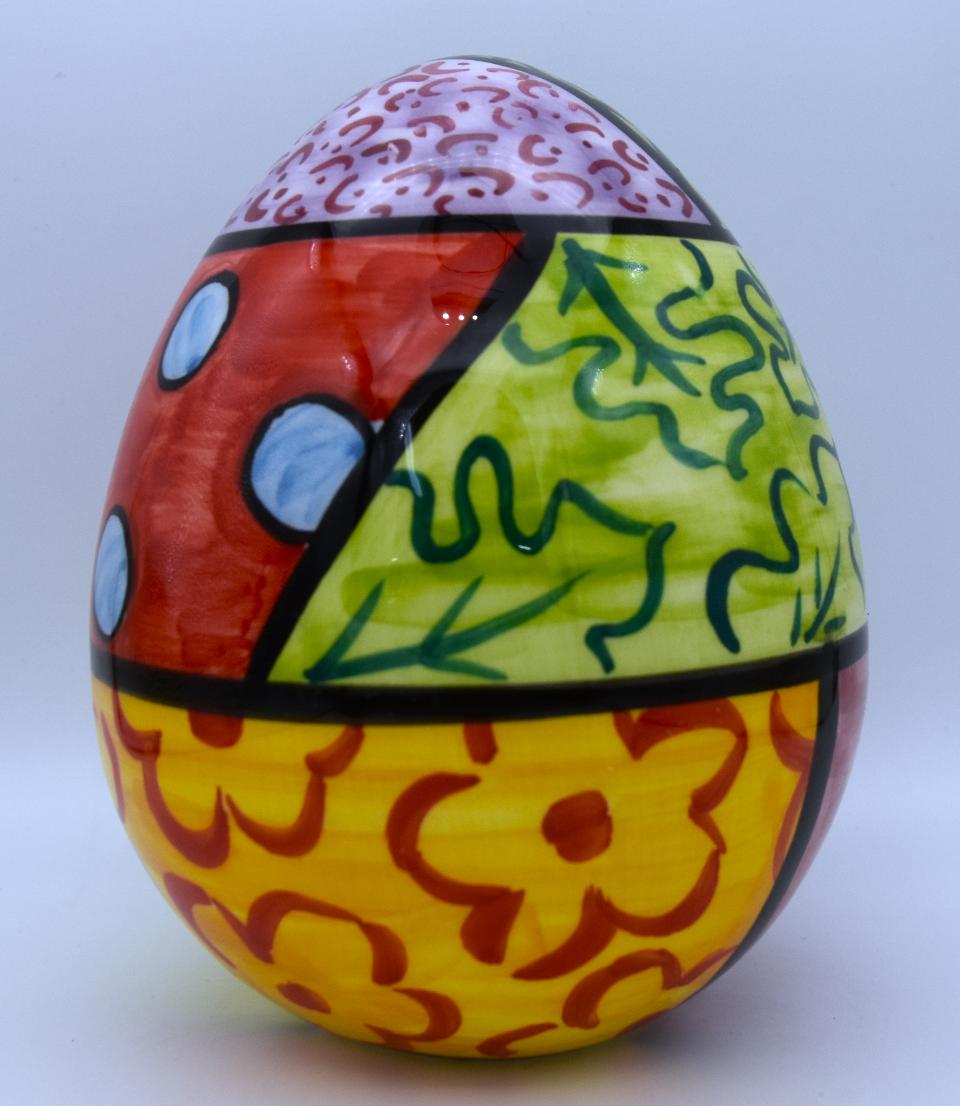 Uovo in ceramica Produzione artigianale di Caltagirone  h.15 cm