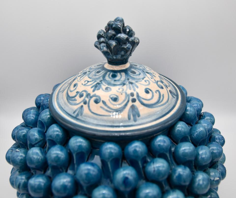 Biscottiera pigna decorata blu antico Produzione artigianale di Caltagirone h.20 cm