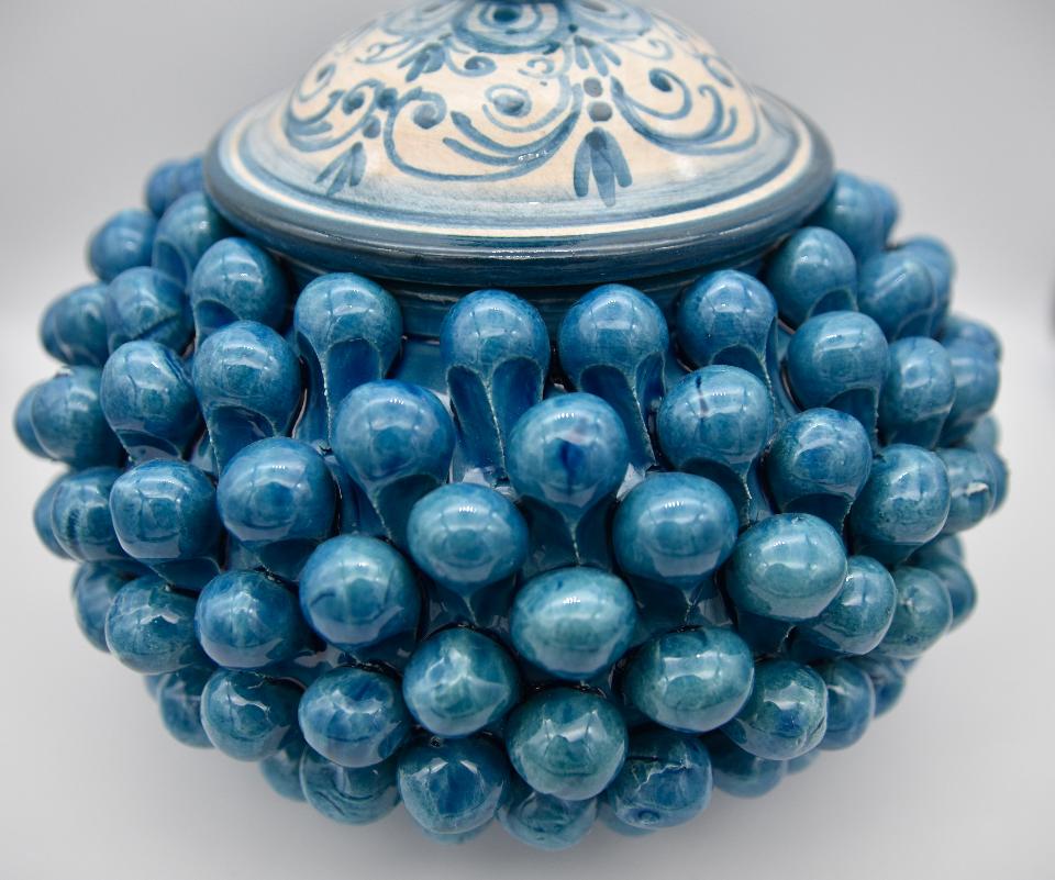 Biscottiera pigna decorata blu antico Produzione artigianale di Caltagirone h.20 cm